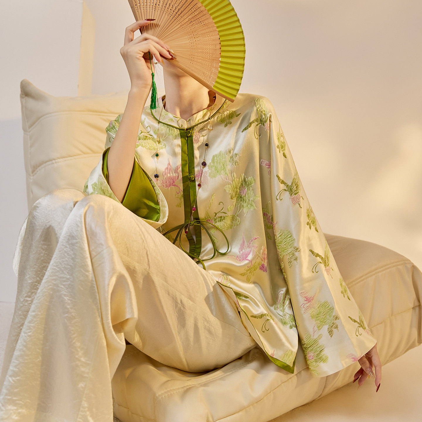 国风雅致蝴蝶提花真丝上衣