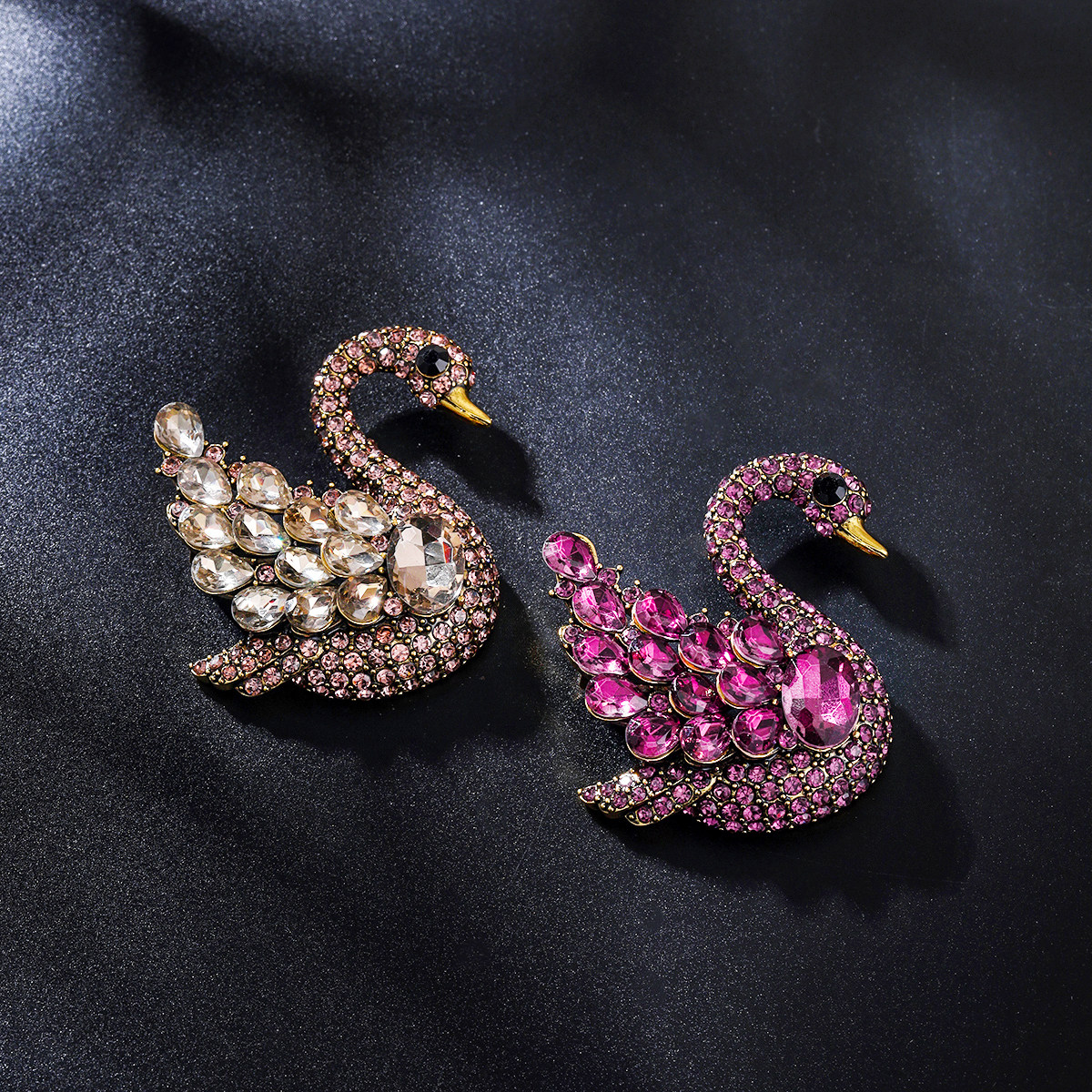 高级感女士西装大衣胸花小众设计感合金镶钻天鹅别针服装配饰胸针,饰品/流行首饰/时尚饰品新,胸针,淘宝优惠券,粉丝福利购,淘宝优惠卷