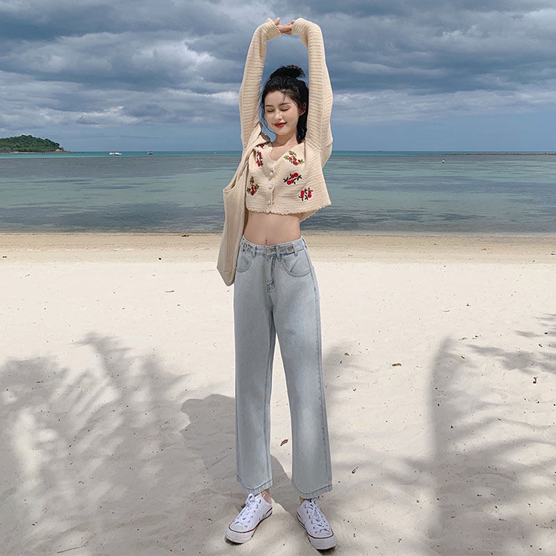 2022春季新款短款露脐重工刺绣毛衣配泫雅高腰牛仔裤俏皮两件套装