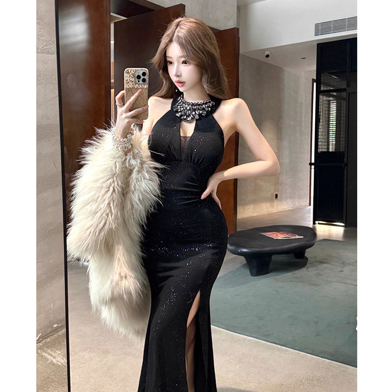 2026春季新款优雅气质小黑裙名媛高级感挂脖露背开叉礼服连衣裙秋,女装/女士精品,连衣裙,淘宝优惠券,粉丝福利购,淘宝优惠卷