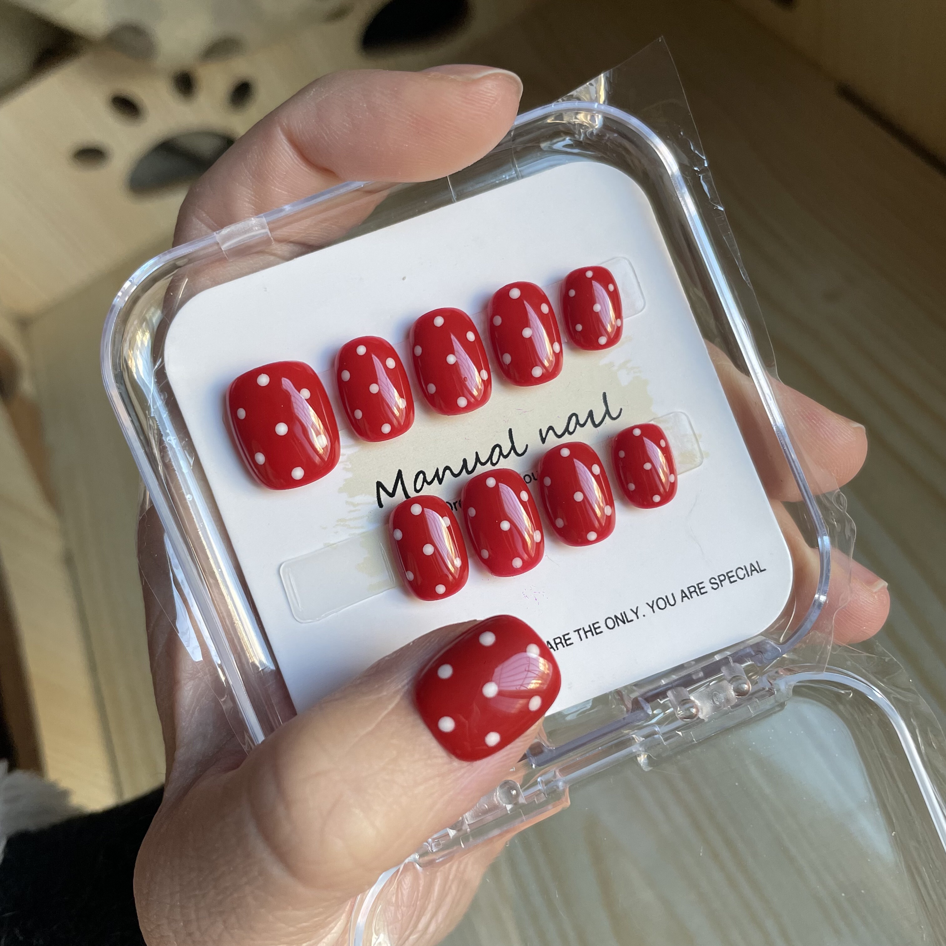 圣诞美甲波点红色穿戴甲豆豆甲短款跨年美甲简单款穿戴甲日常美甲
