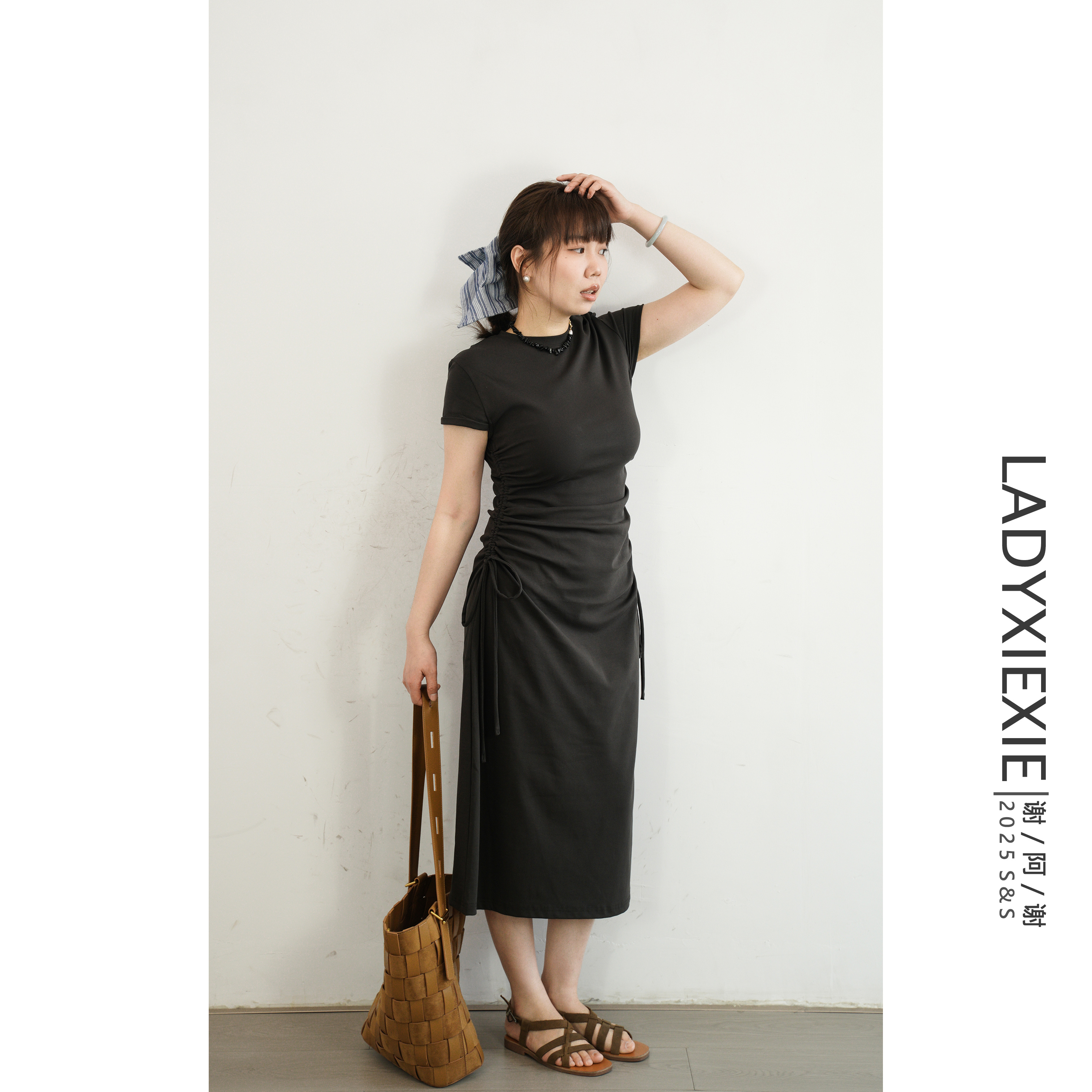 【LADYXIEXIE 03/27 88折+满减】别致收腰显瘦抽绳褶皱短袖连衣裙