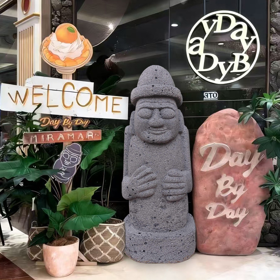 火山石石雕石头人像韩国旅游纪念品雪花兽烧烤石像人物雕塑摆件