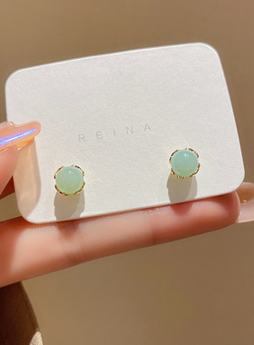 复古法式绿色玉髓耳钉女高级感气质冷淡风耳环秋冬新款个性耳饰品