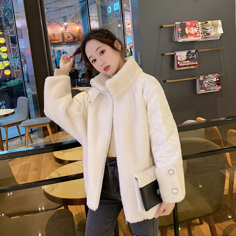 轻薄羽绒服女2025冬季新款羊羔毛绒拼接短款韩版面包服外套小个子