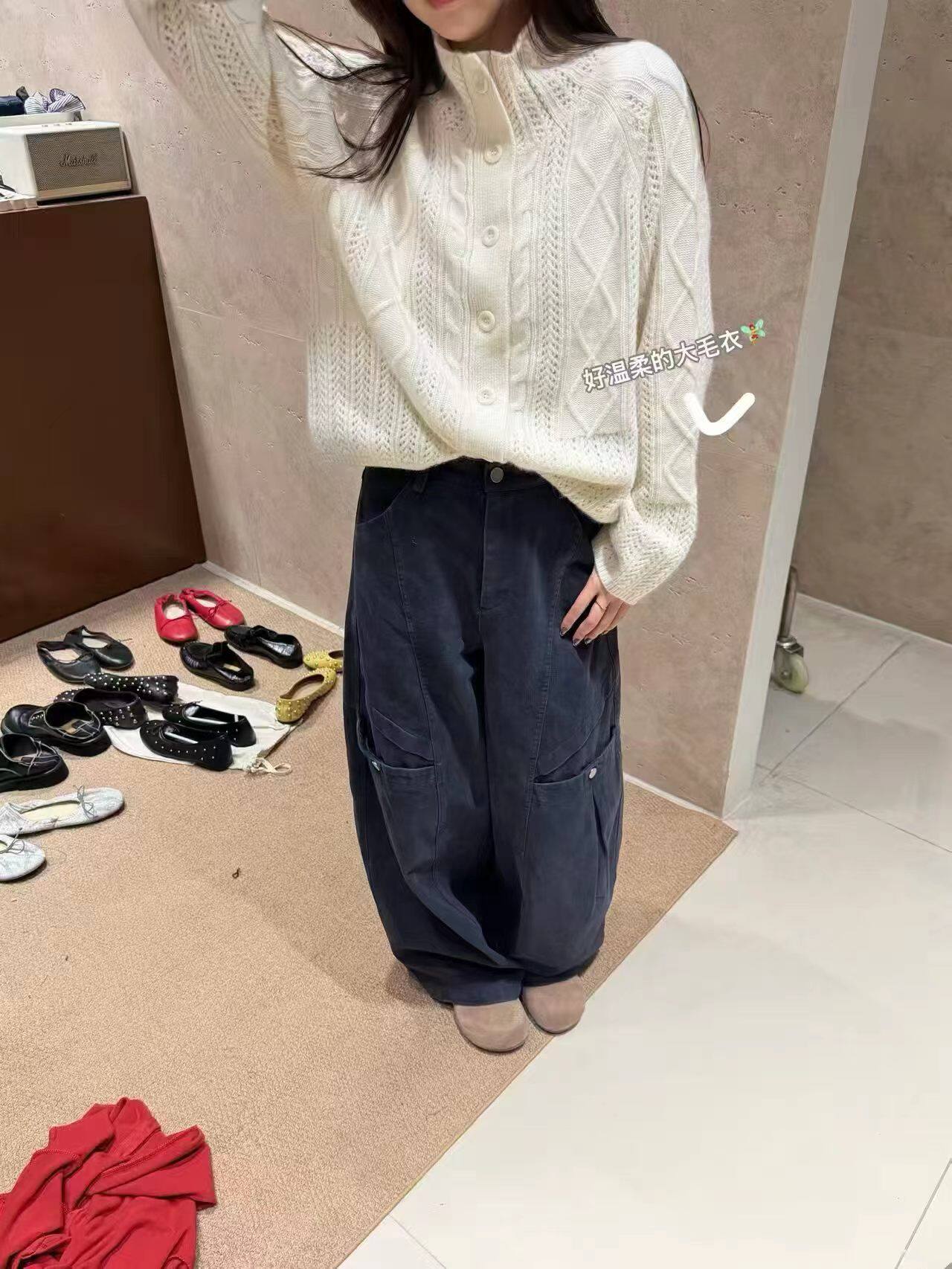 韩国东大门正品女装2026秋冬季高领纽扣镂空钩花设计羊毛针织衫