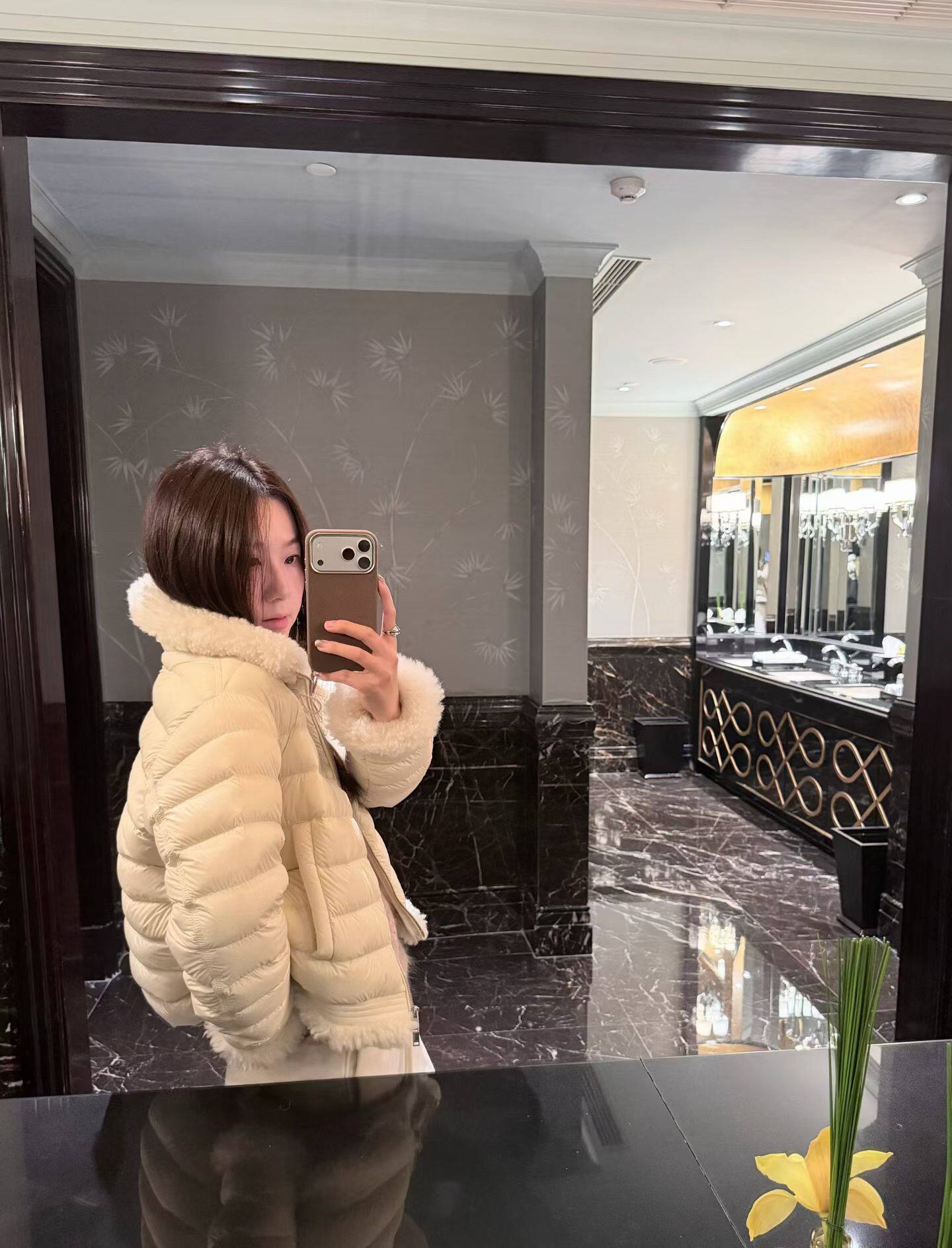 韩国东大门正品女装2026新款百搭显瘦羊羔毛领短款白鹅羽绒服外套