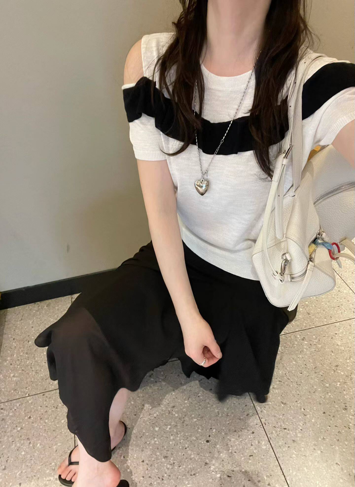 韩国东大门正品女装圆领露肩拼色荷叶边短袖T恤女修身显瘦百搭ins