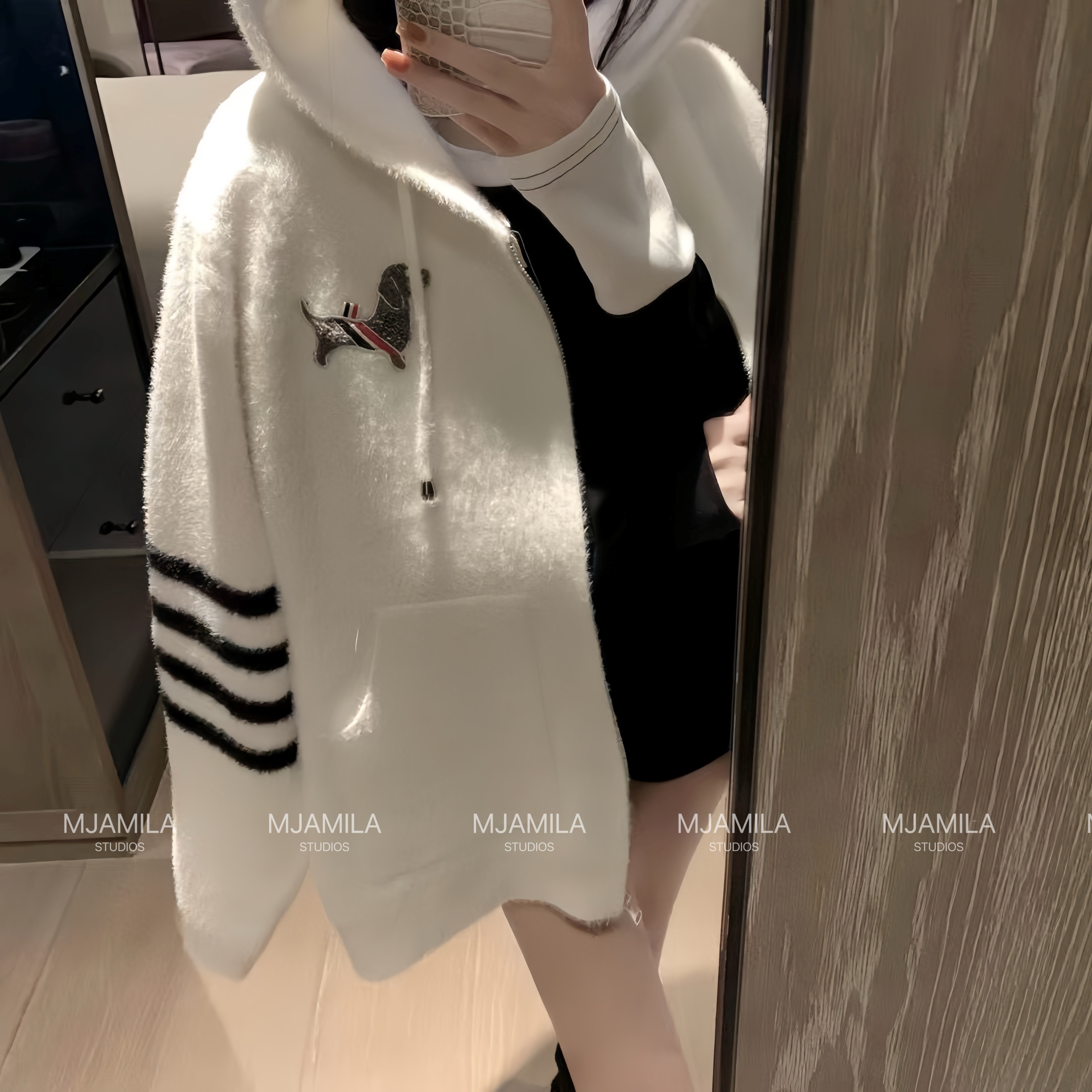 MJAMILA tb学院小香风四条杠刺绣小狗连帽貂毛针织开衫毛衣炒鸡软