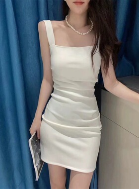 2026夏季新款韩版时尚气质名媛高级感褶皱收腰显瘦吊带连衣裙女