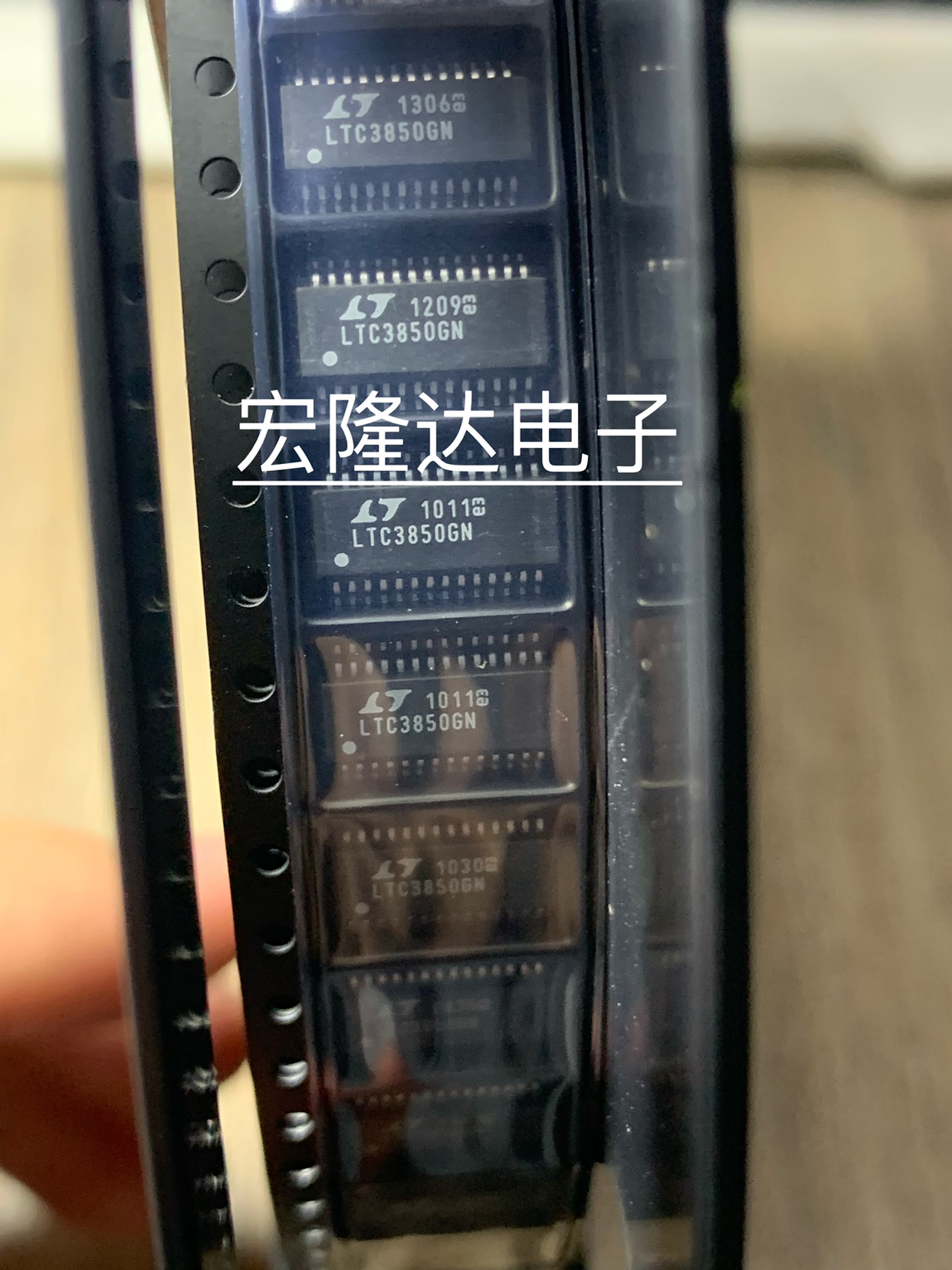 LTC3850GN LTC3850 贴片SSOP28 切换控制器稳压器 进口全新