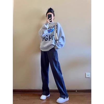 浅灰色圆领长袖秋冬加绒外套卫衣