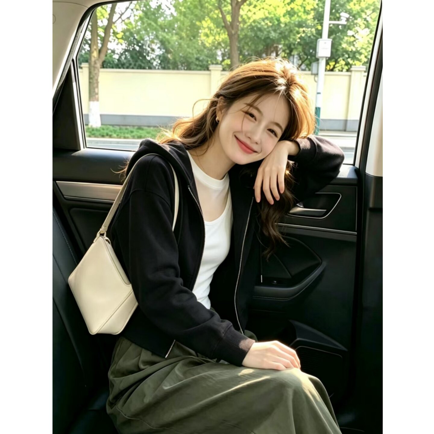 连帽拉链卫衣女黑色春秋薄款图片