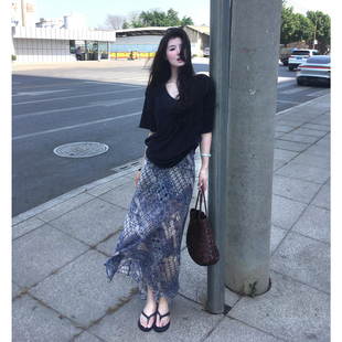 韩系chic高级感套装宽松显瘦T恤女夏季独特漂亮碎花半身裙两件套