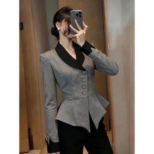 巨好看的初冬短外套独特漂亮轻职风高级感灰色小个子女士掐腰上衣