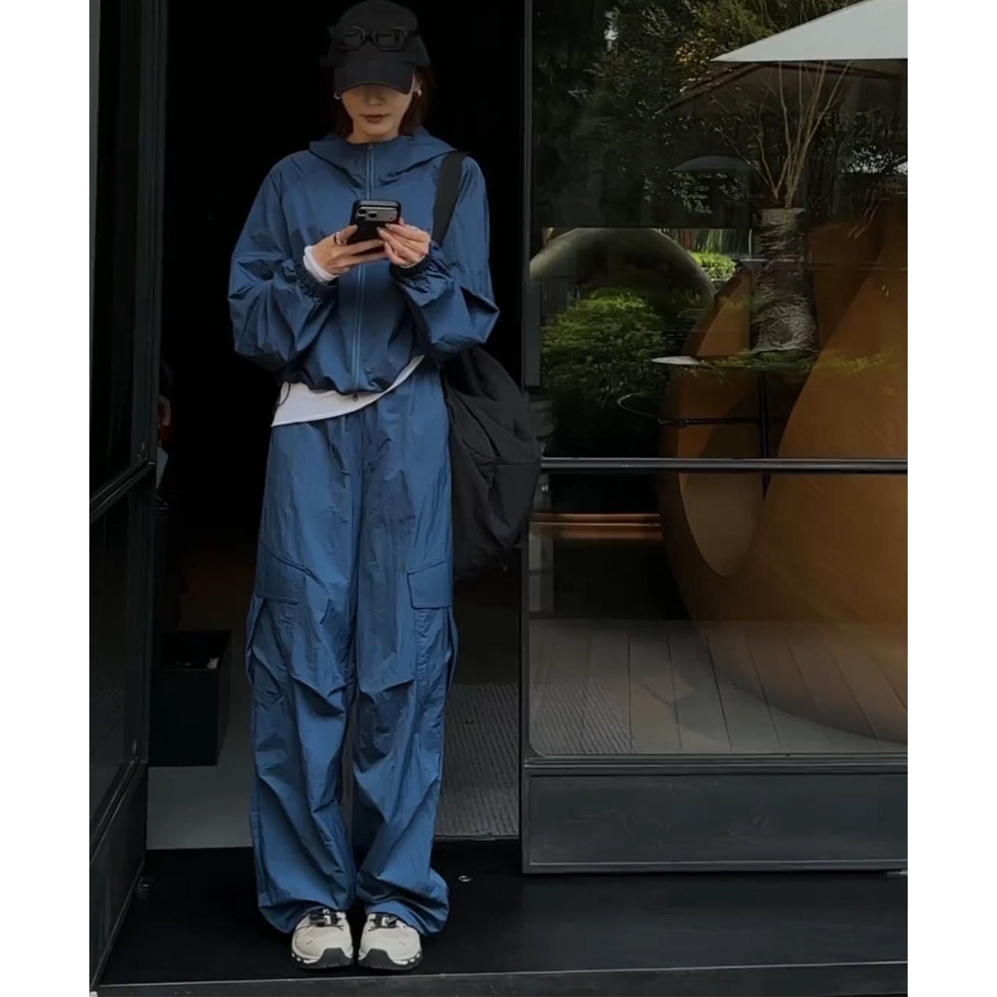 2026超火欧货高级感户外运动宽松冲锋衣连帽外套工装裤套装女秋季