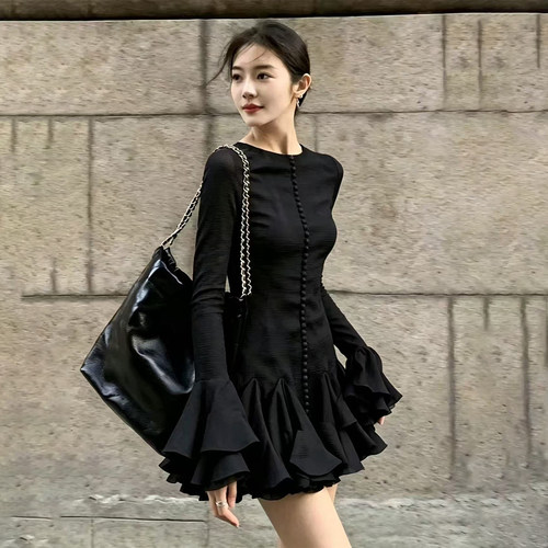 设计感荷叶边重要场合生日礼服裙