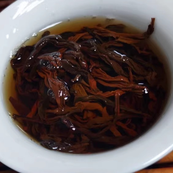 缅甸果敢茶古树红茶花蜜香