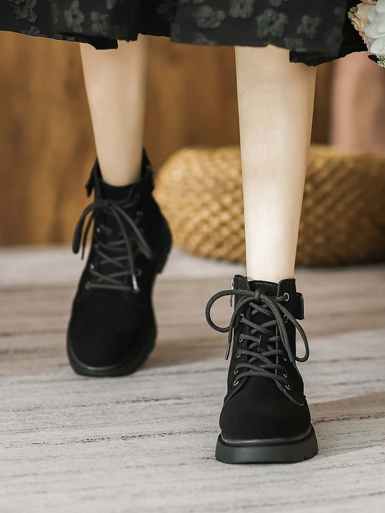 黑色马丁靴女2025年新款秋冬季加绒棉鞋子翻毛皮短靴早秋款磨砂皮