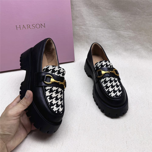 Harson/哈森正品撤柜英伦轻便舒适粗跟乐福鞋女新款牛皮织物单鞋