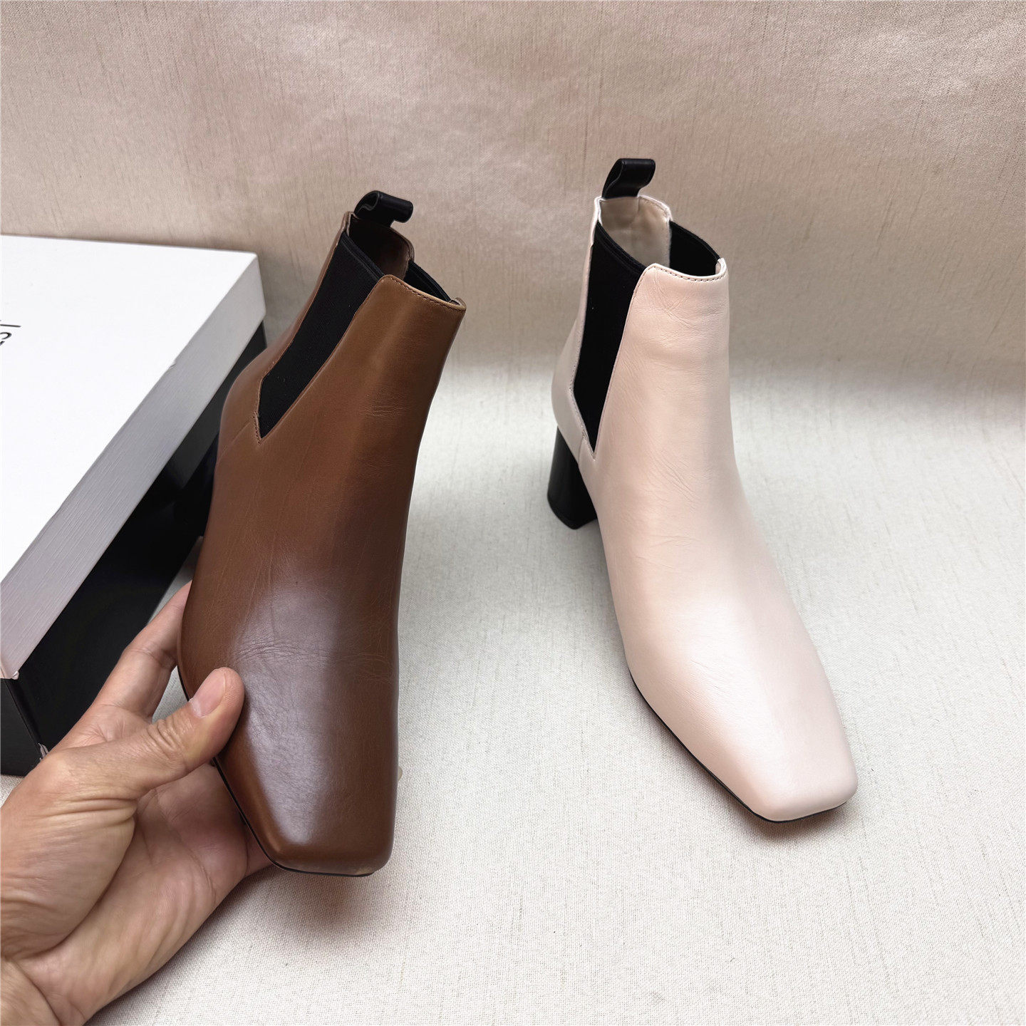 美国轻奢品牌撤柜粗跟方头时装靴女春秋新款牛皮套筒短靴清仓处理