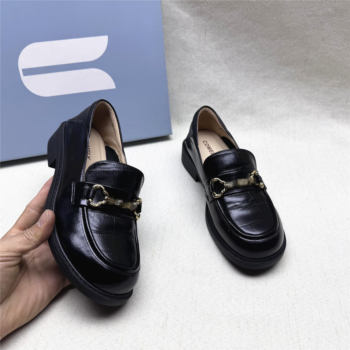 comely/康莉正品撤柜时尚圆头方跟舒适乐福鞋春新款牛皮套脚单鞋