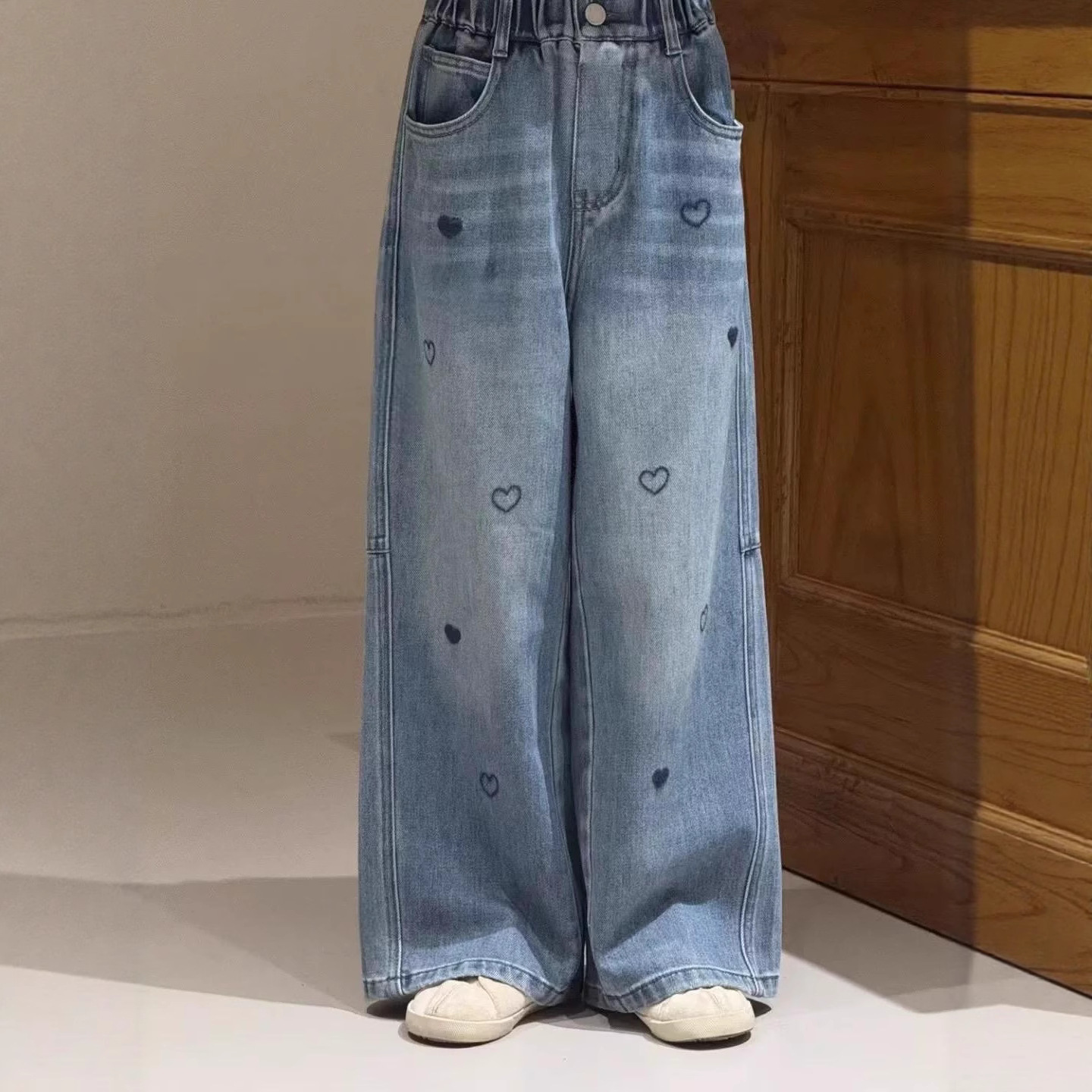 2025秋装波拉女童牛仔裤中大童韩版爱心刺绣直筒裤儿童休闲阔腿裤