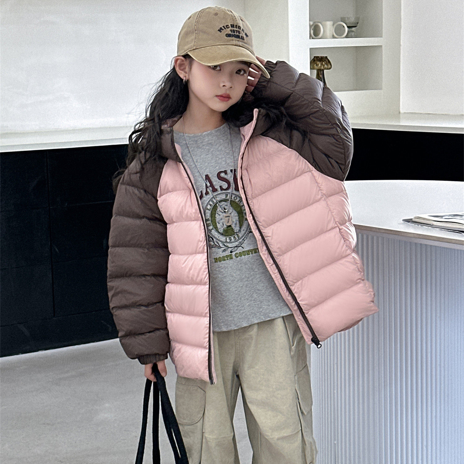波拉童装秋冬儿童轻薄短款羽绒服90白鸭绒拼色连帽男女童外套