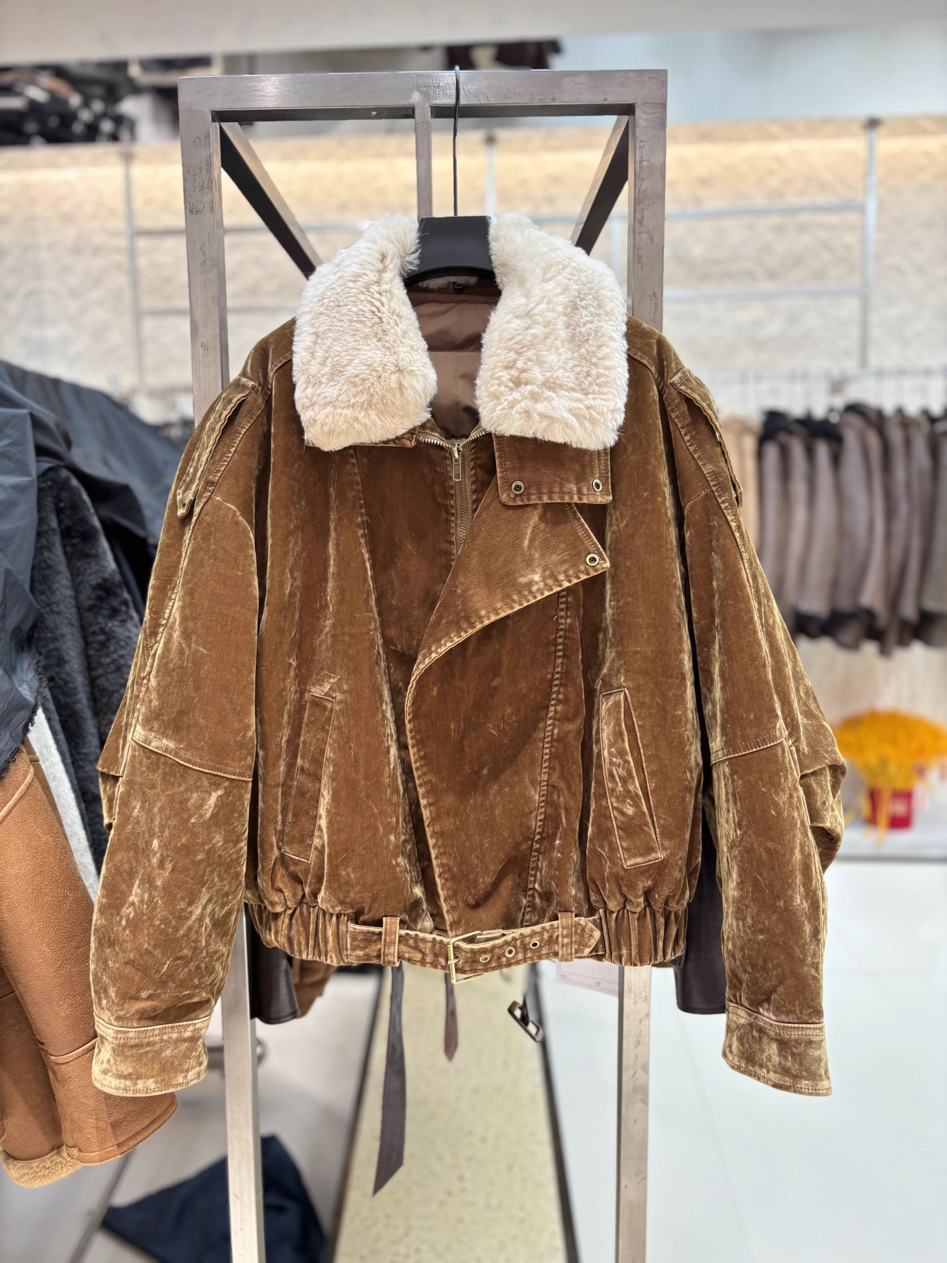 植绒牛仔配进口羊羔毛翻领可拆卸内胆皮草爆款欧货羽绒服派克服