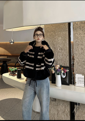 海宁2025新款爆款皮毛一体外套女士羊羔绒真皮草高端小个子冬进口