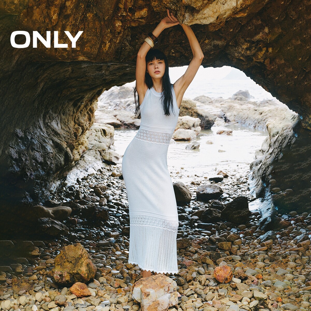 ONLY立体针织镂空花纹收腰连衣裙图片