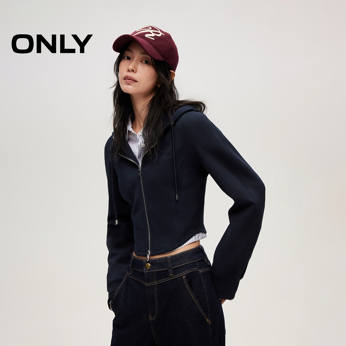 ONLY春季休闲运动风连帽收腰短款拉链开衫修身卫衣女