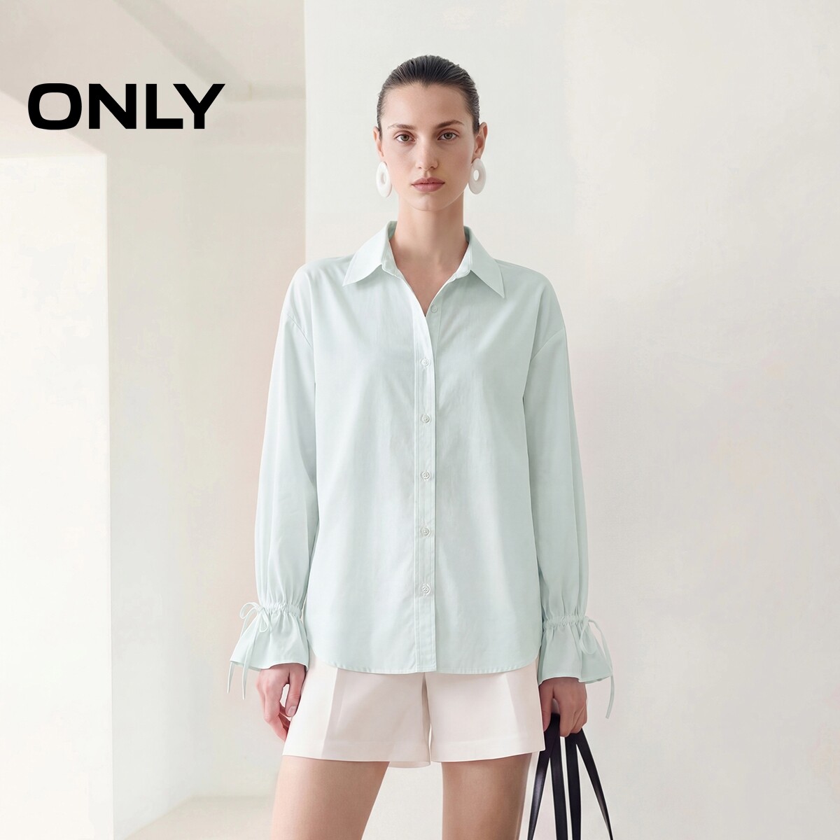ONLY翻领纯色荷叶边袖口宽松衬衫