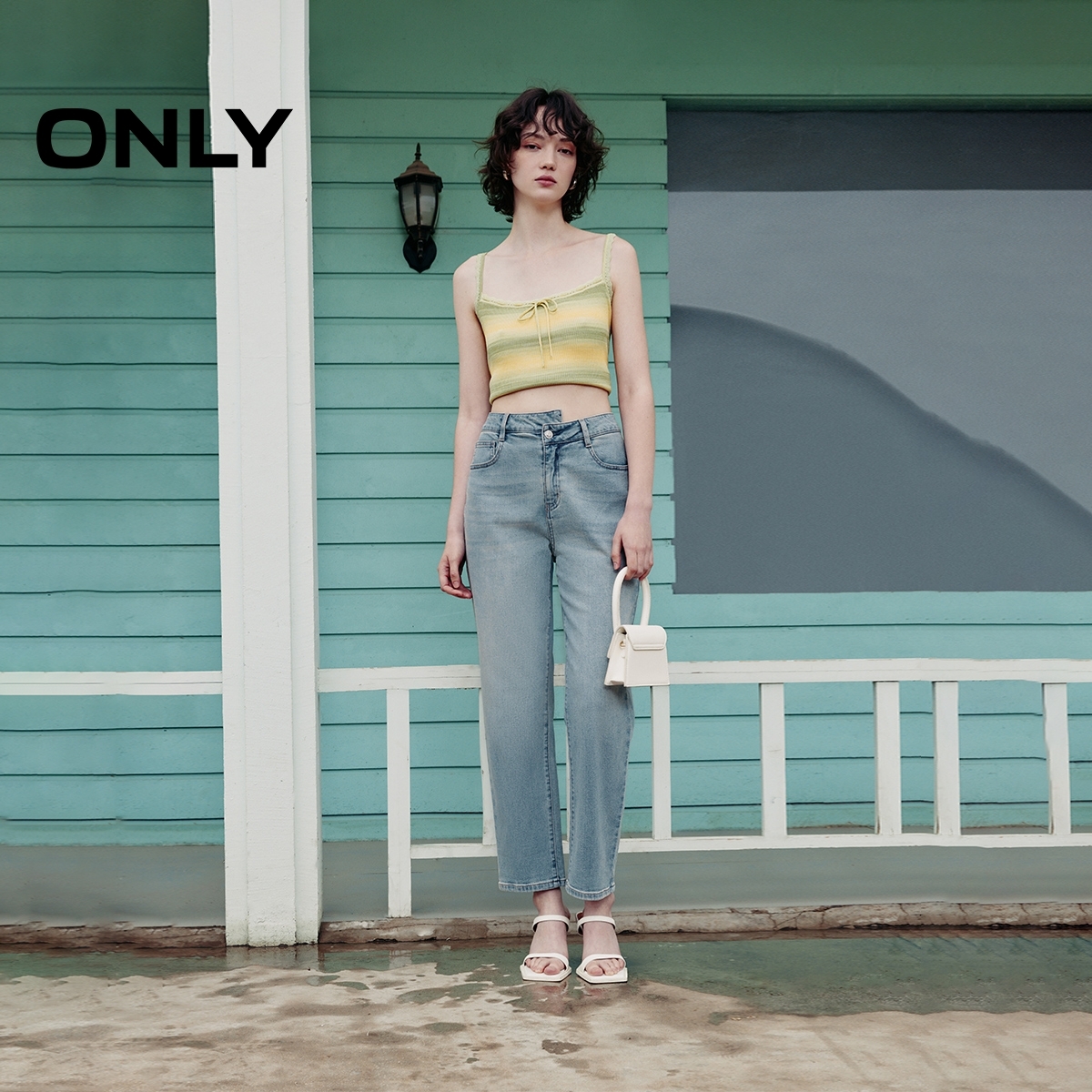 ONLY猫须磨白水洗设计牛仔裤