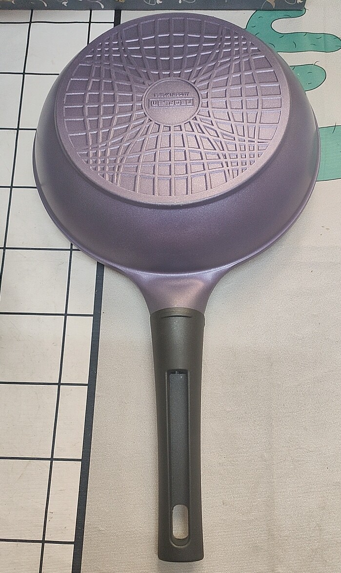 韩国原装进口正品无油烟不粘锅煎锅平底锅24CM