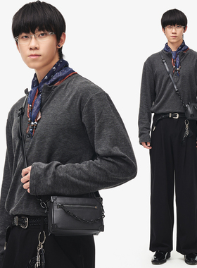 今年流行的高级感男包潮牌斜挎包个性盒子包链条装饰单肩小方包潮