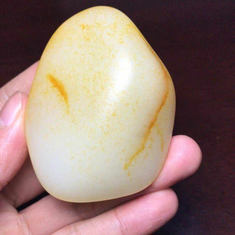 110.5克和田玉籽料原石红皮白色黄沁皮籽玉原石玩料秋梨皮黄皮