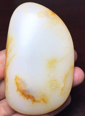 157.4克和田玉籽料原石红皮白色黄沁皮籽玉原石玩料秋梨皮黄皮籽