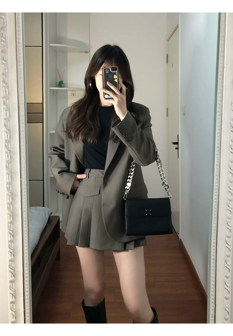 Petite High-End Striped Suit Set for Women, Autumn Korean Style Casual Pleated Skirt, Workplace Outfit Two-Piece Set
