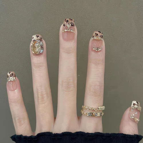 新款纯手工穿戴甲光疗甲短款秋冬豹纹爆闪钻美甲贴片高级感新年款