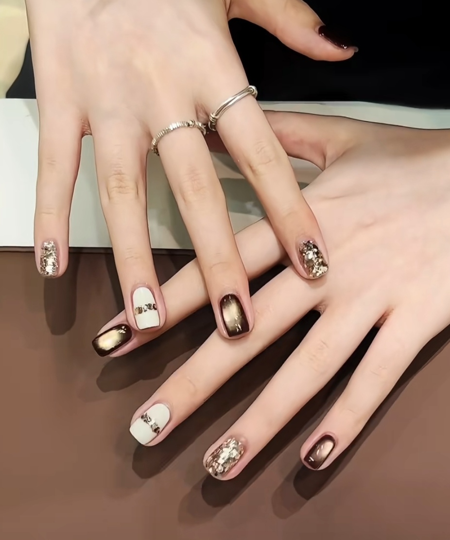 新款纯手工穿戴甲短款秋冬棕色猫眼美甲贴片高级感新年款美甲