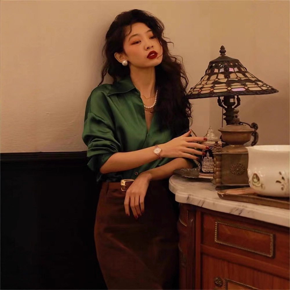 哥家商场同款女装2025秋季墨绿色上衣轻熟法式小众缎面衬衫衬衣