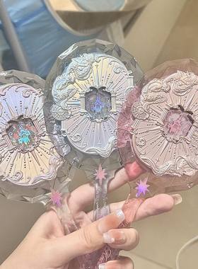花知晓月光人鱼手持镜子