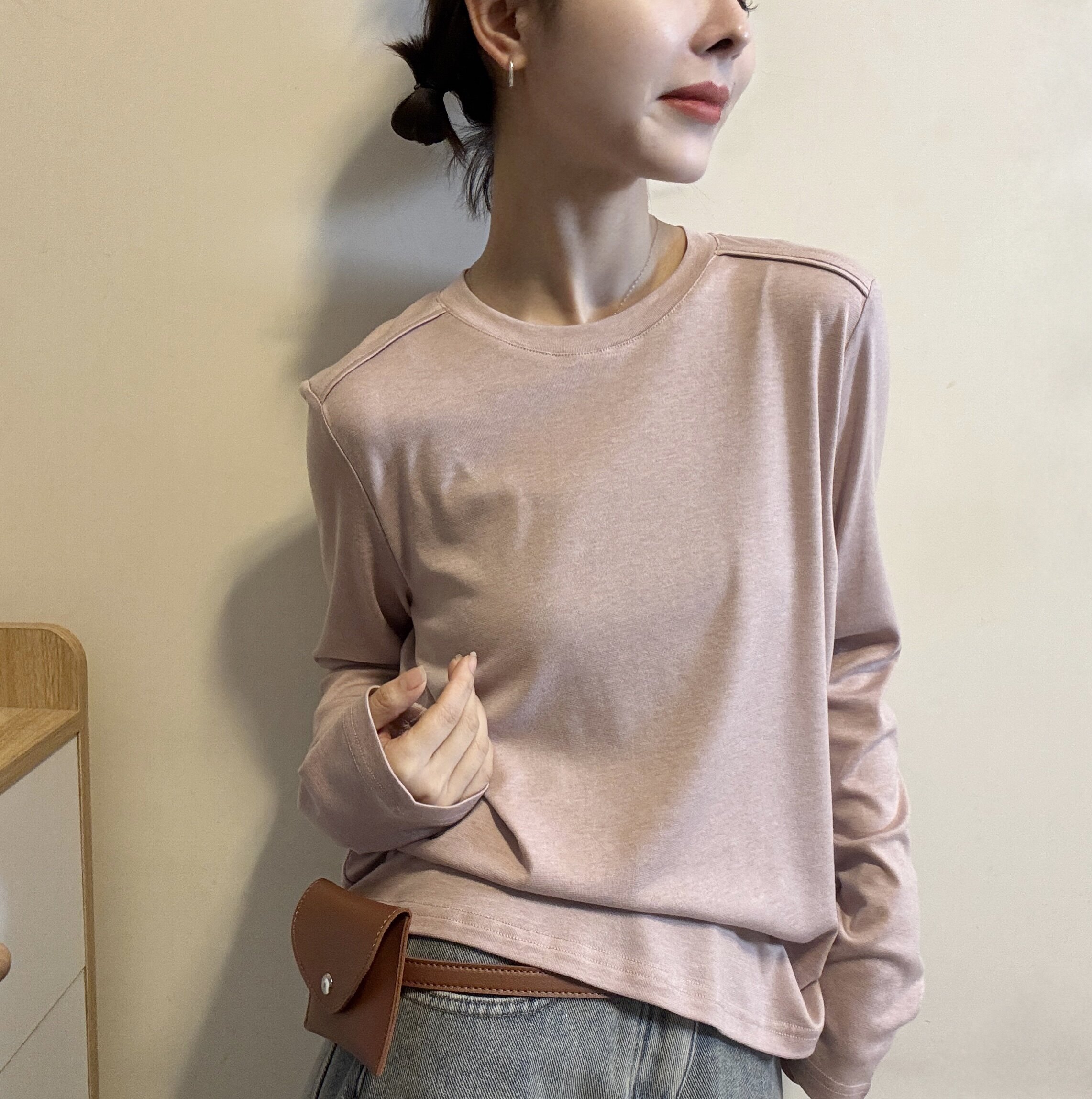 欧洲站2026春季新款气质圆领正肩压线设计显瘦净版长袖T恤上衣女