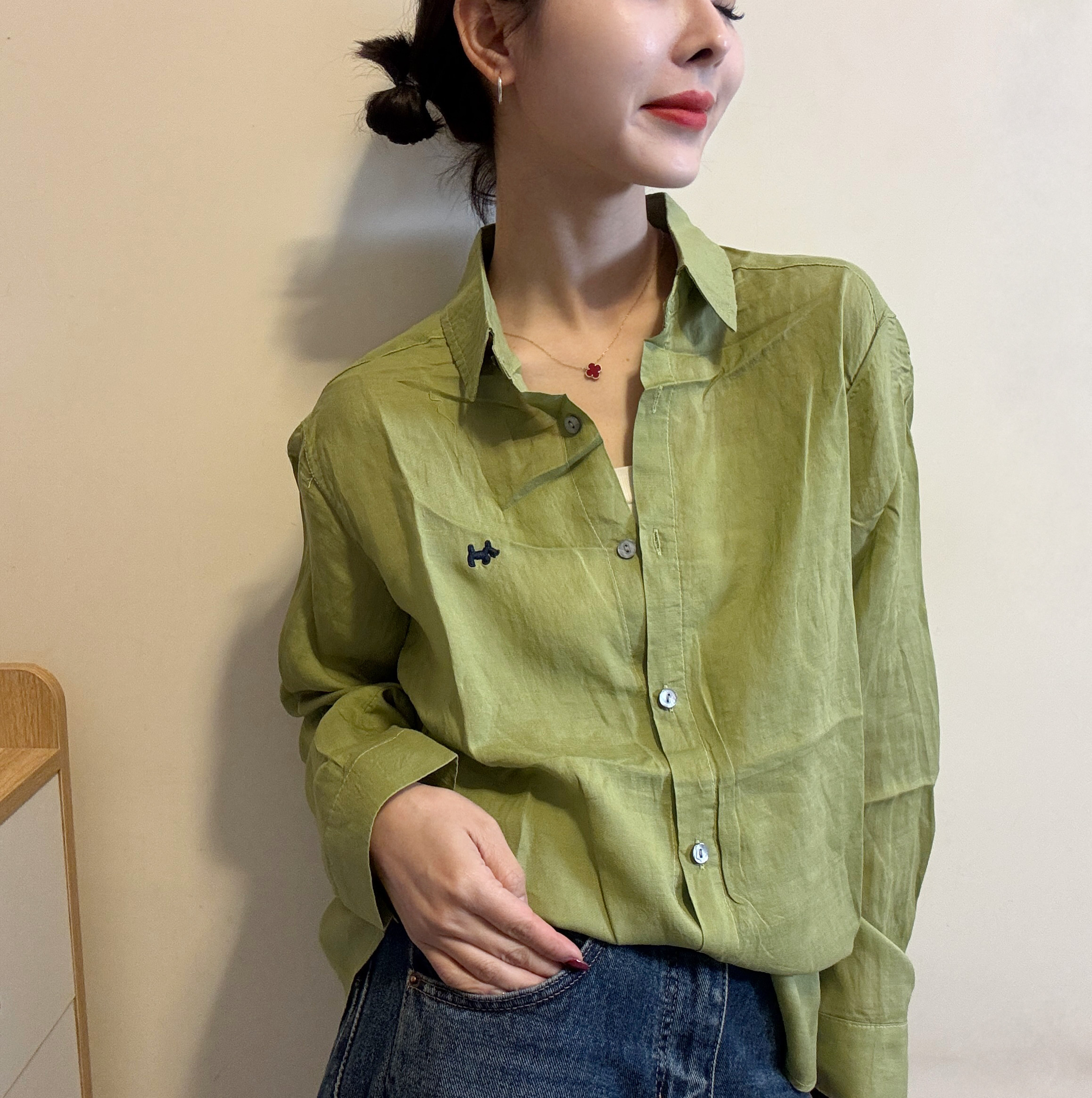 欧洲站2026春季新款POLO领精致小狗刺绣单排扣糖果色棉麻衬衫女潮