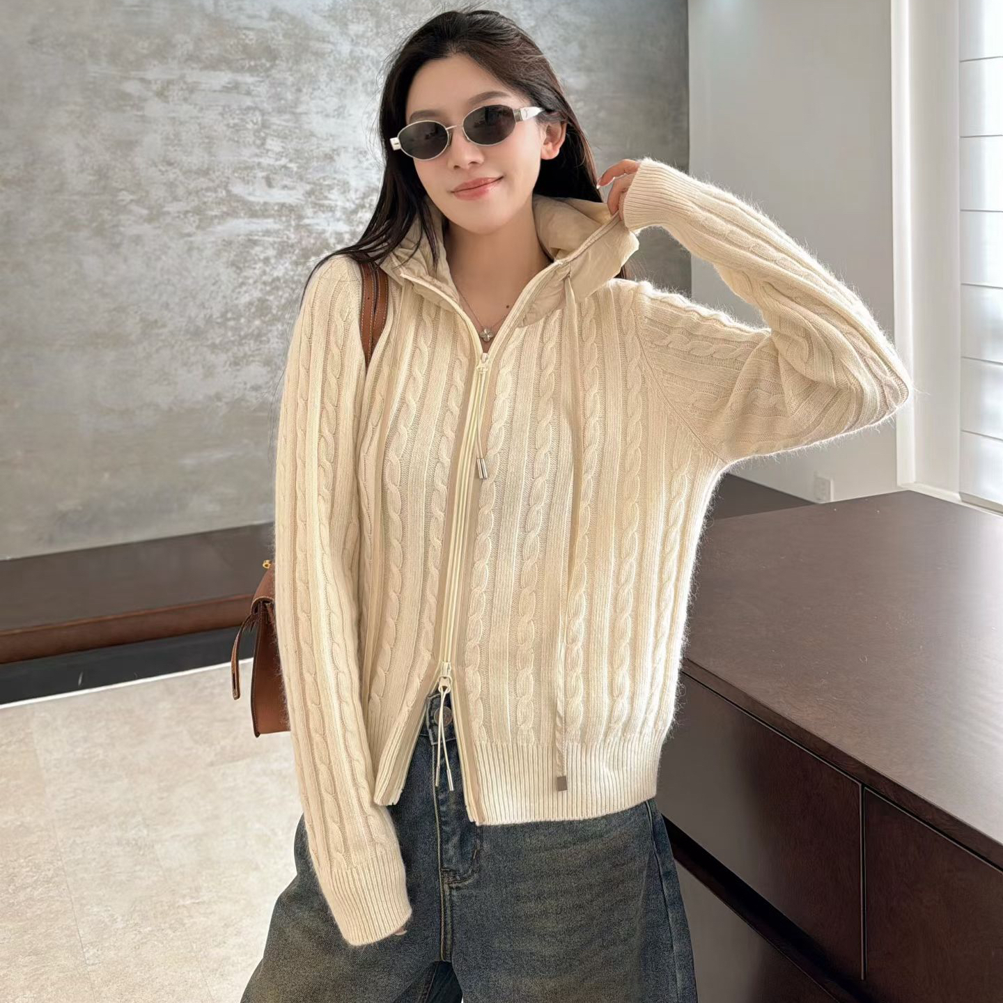 欧洲站2025冬季欧货撞色连帽抽绳双拉链韩系竖条麻花羊毛针织开衫