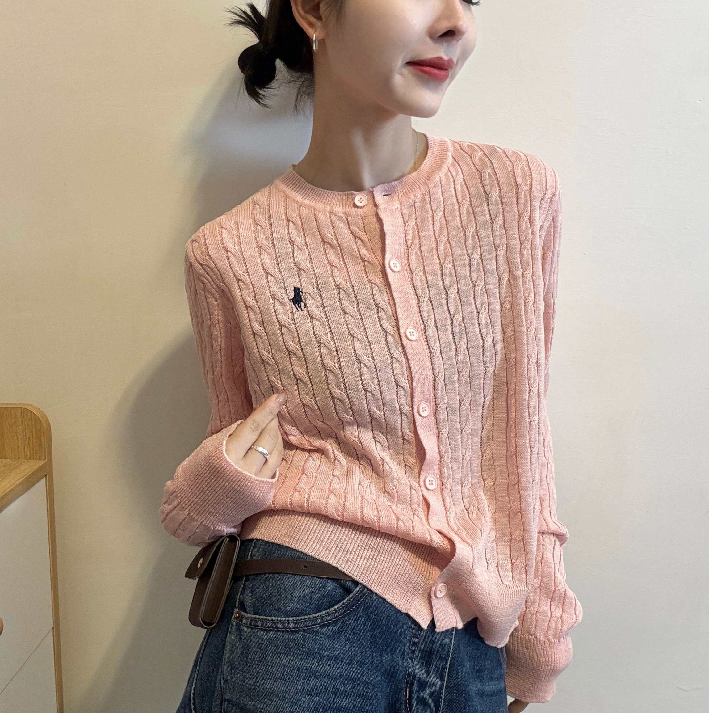 欧洲站2026春季韩版圆领精致小标刺绣排扣薄款长袖麻花针织衫开衫