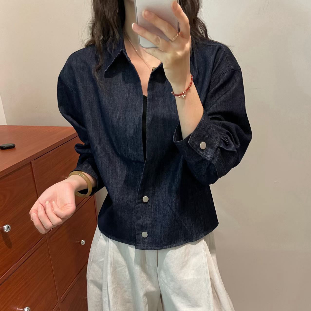 欧洲站2026秋季新款POLO领打底背心两件套收腰长袖深蓝牛仔衬衫女