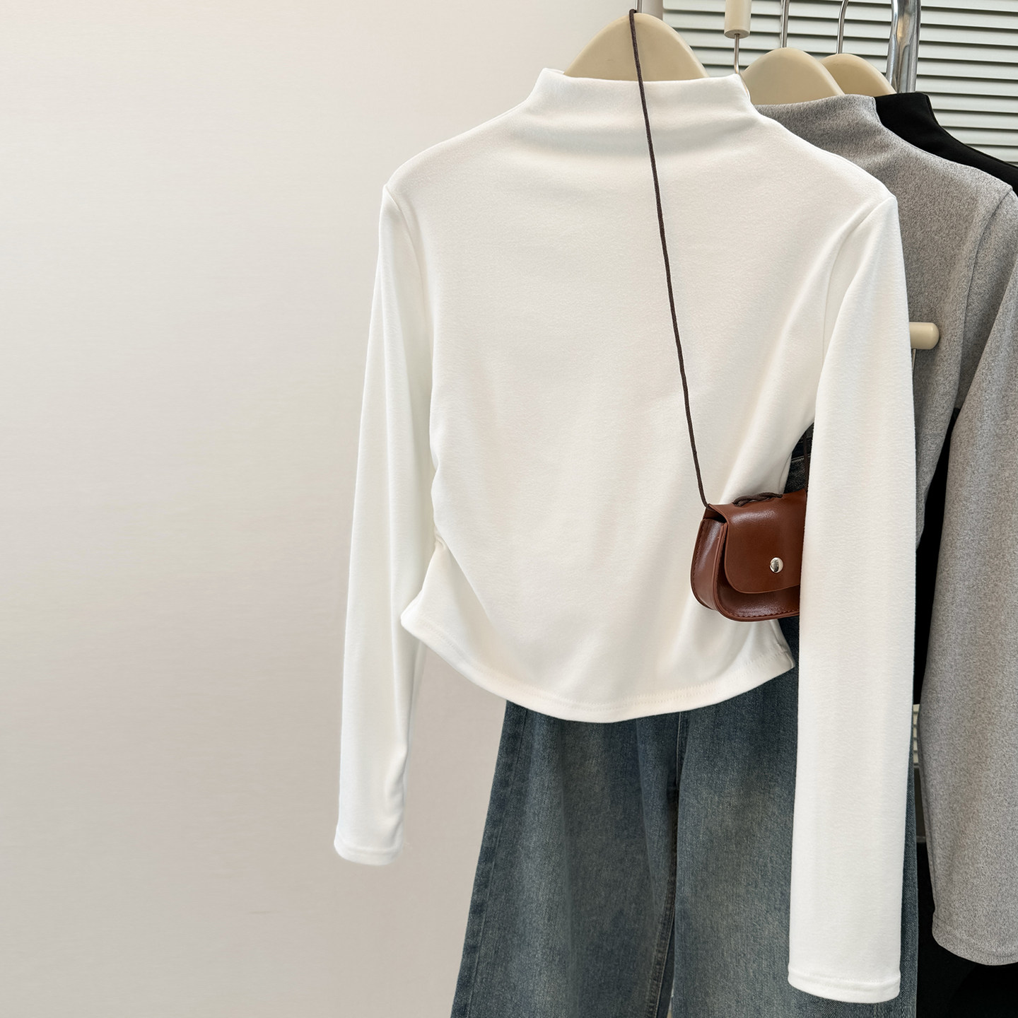 chic甜辣半高领长袖T恤女秋冬季德绒磨毛内搭打底衫修身短款上衣