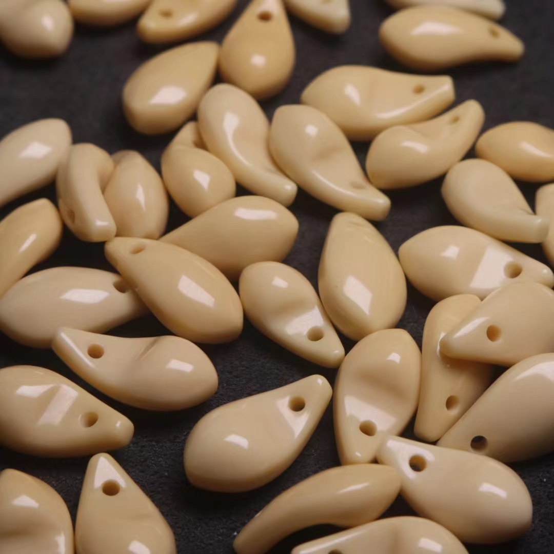 天然金膏玉玛瑙料鹿牙卡子diy